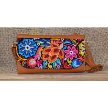 Portfel torebka skórzana brązowa z kwiatowym kolorowym haftem .